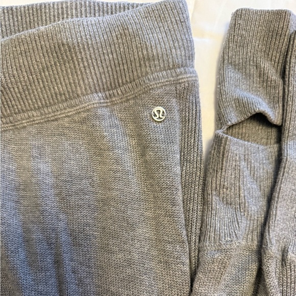 Lululemon Sweet Savasana Yoga Cashmere Knit Ribbed Sweater Pants Size 8 - Picture 4 of 7